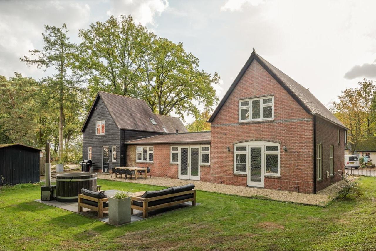 Beautiful English Villa With Hottub 쥐드볼드 외부 사진