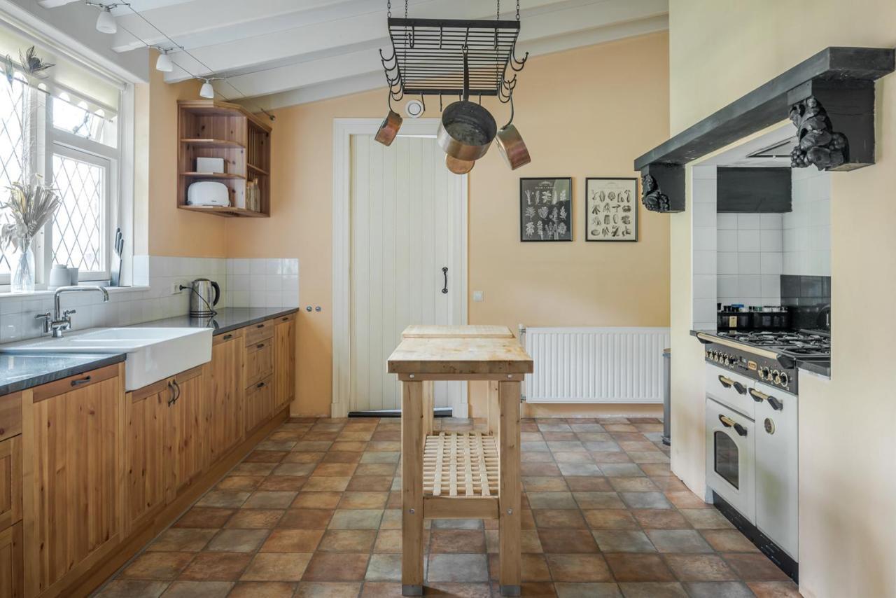 Beautiful English Villa With Hottub 쥐드볼드 외부 사진