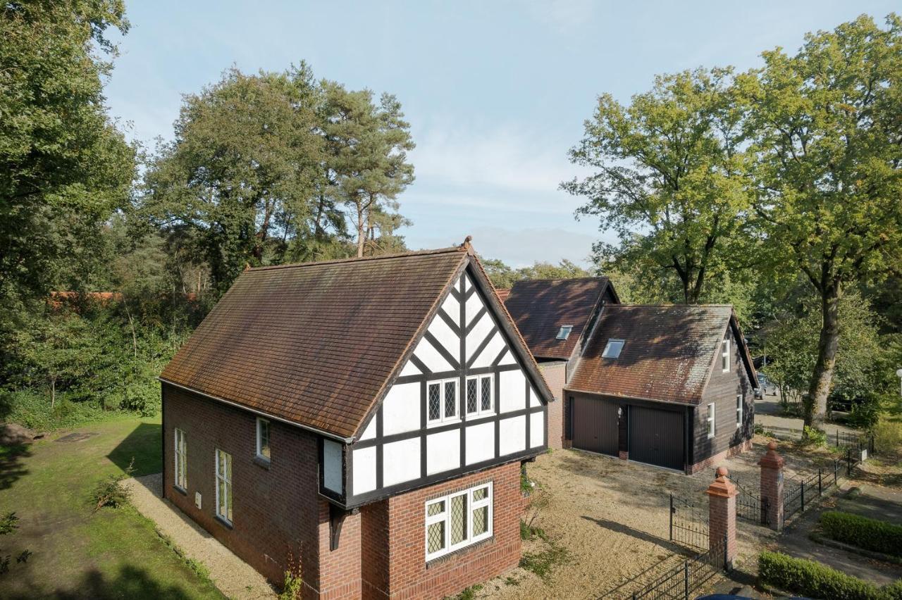 Beautiful English Villa With Hottub 쥐드볼드 외부 사진