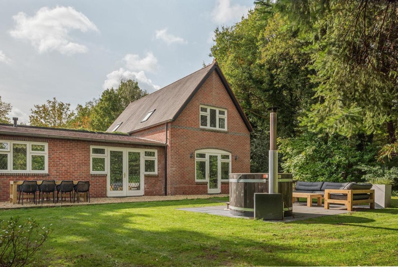 Beautiful English Villa With Hottub 쥐드볼드 외부 사진